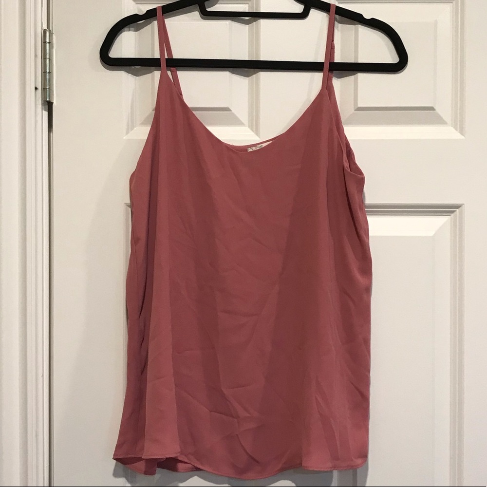 Staggering strap top